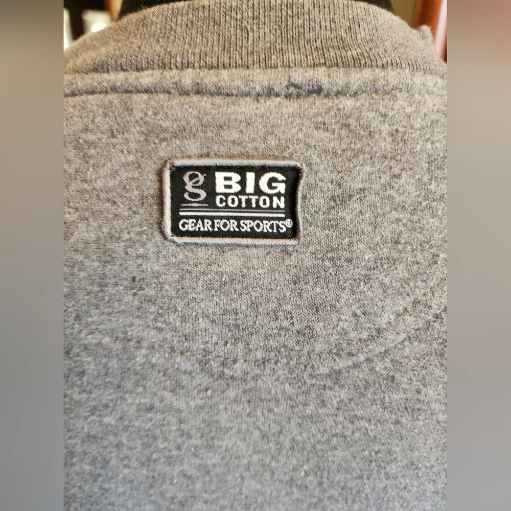 Big Cotton grey men's sweatshirt, corvette emblem, size medium